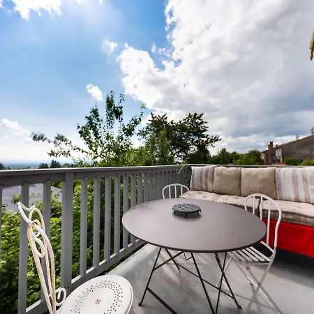 Pretty Holiday In Haon Le Chatel With Jacuzzi Holiday home